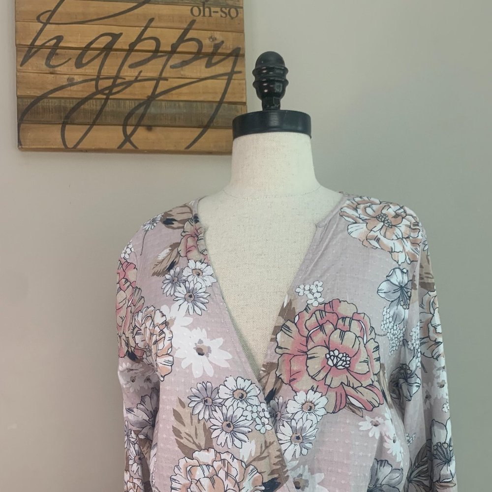 Festival Floral Wrap Shirt Bell Sleeve Keyhole Back Women's Size M